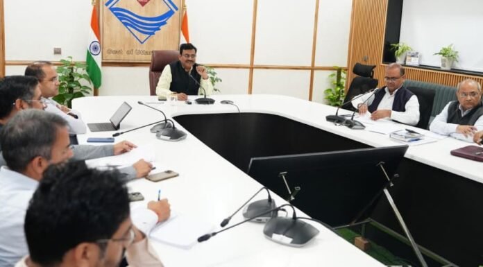 Dehradun:-मुख्य सचिव आनन्द बर्द्धन की अध्यक्षता में राज्य आपदा मोचन निधि एवं राज्य आपदा न्यूनीकरण निधि मद के अंतर्गत राज्य कार्यकारिणी समिति की बैठक संपन्न
