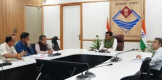 Dehradun:-मुख्य सचिव ने राज्य में वन पर्यटन को प्रोत्साहित करने के लिए अभिनव प्रयास किए जाने और ईको टूरिज्म के विकास हेतु चयनित स्थलों के वन विश्राम गृहों को ईको एवं नेचर कैंप के रूप में विकसित करने के दिए निर्देश