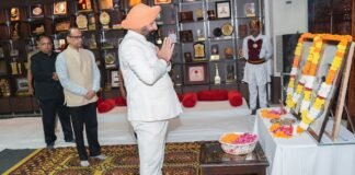 Dehradun:-राज्यपाल गुरमीत सिंह ने राष्ट्रपिता महात्मा गांधी एवं पूर्व प्रधानमंत्री लाल बहादुर शास्त्री को अर्पित की श्रद्धांजलि