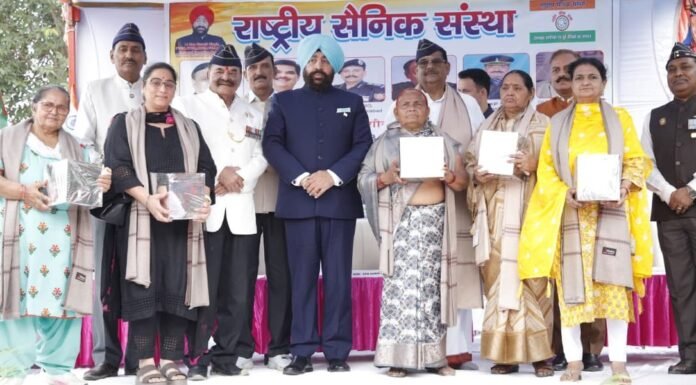 Uttar Pradesh:-राज्यपाल गुरमीत सिंह ने गाजियाबाद में राष्ट्रीय सैनिक संस्था द्वारा आयोजित ‘शहीद सम्मान समारोह’में मुख्य अतिथि के रूप में किया प्रतिभाग