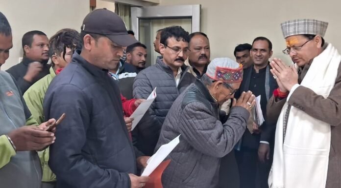 Pithoragarh:-मुख्यमंत्री पुष्कर सिंह धामी पहुंचे मुनस्यारी,जनता और जवानों से किया आत्मीय संवाद