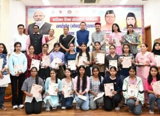Dehradun:-अंतरराष्ट्रीय बालिका दिवस के अवसर पर आयोजित बालिका शिक्षा प्रोत्साहन कार्यक्रम में शामिल हुए सीएम धामी-हाईस्कूल एवं इंटरमीडिएट की परीक्षा के प्रथम तीन टॉपर बालिकाओं एवं विकासखण्ड स्तर पर टॉपर बालिकाओं को किया पुरस्कृत