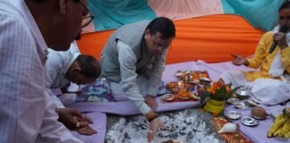 Champawat:-मुख्यमंत्री पुष्कर धामी ने अमोड़ी में ₹1.60 करोड़ की लागत से “वे साइड एमिनिटी”का किया शिलान्यास,भूमि पूजन