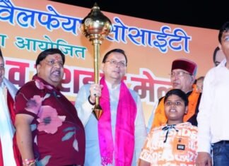 Dehradun:-विजयदशमी पर लक्ष्मण चौक में आयोजित दशहरा महोत्सव व रावण दहन में शामिल हुए सीएम धामी कहा-अयोध्या में राम मंदिर युग का सबसे बड़ा सांस्कृतिक गौरव