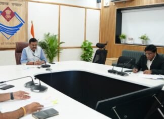 Dehradun:-मुख्य सचिव आनन्द बर्द्धन ने आयोजित की विभिन्न विभागों के प्रस्तावों को लेकर व्यय वित्त समिति की बैठक,विभागों के प्रस्तावों को दी मंजूरी