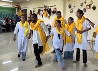 Dehradun:-दून विश्वविद्यालय में थिएटर विभाग द्वारा सूचना का अधिकार अधिनियम पर नुक्कड़ नाटक का आयोजन