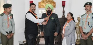 Dehradun:-हिन्दुस्तान स्काउट्स एवं गाइड्स के स्थापना दिवस के अवसर पर राज्यपाल गुरमीत सिंह से हिन्दुस्तान स्काउट्स एवं गाइड्स के प्रतिनिधिमंडल ने की भेंट