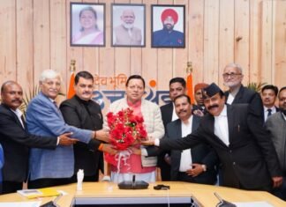 Dehradun:-मुख्यमंत्री पुष्कर धामी से अध्यक्ष संघर्ष समिति बार एसोसिएशन देहरादून के पदाधिकारियों ने भेंट कर सौंपा विभिन्न समस्याओं से संबंधित ज्ञापन