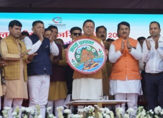 Champawat:-मुख्यमंत्री पुष्कर सिंह धामी ने किया ‘आदर्श चम्पावत’ लोगो का विमोचन