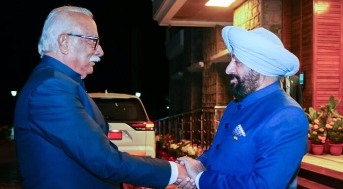 Dehradun:-गोवा के राज्यपाल पी.अशोक गजपति राजू पहुंचे उत्तराखण्ड राजभवन,राज्यपाल गुरमीत सिंह ने किया उनका स्वागत