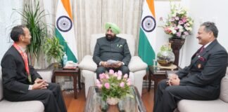 Uttarakhand:-राज्यपाल गुरमीत सिंह से लोक भवन में अंतर्राष्ट्रीय ट्रेल रन प्रतियोगिता के विजेता भूतपूर्व सैनिककलम सिंह बिष्ट ने की शिष्टाचार भेंट