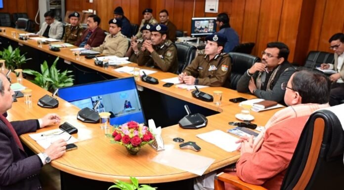 Uttarakhand:-मुख्यमंत्री पुष्कर धामी का अधिकारियों को सख्त निर्देश-राज्य में कानून-व्यवस्था से खिलवाड़ करने वाले तत्वों पर करें सख्त कार्रवाई