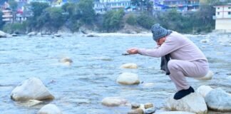 Bageshwar:-मुख्यमंत्री पुष्कर धामी ने किया बागेश्वर में विकास परियोजनाओं का निरीक्षण,खिलाड़ियों का किया उत्साहवर्धन एवं मंदिर में पूजा-अर्चना