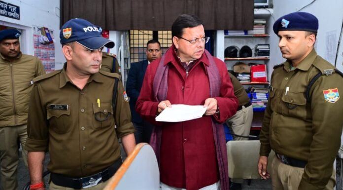 Dehradun:-डालनवाला पुलिस स्टेशन में लापरवाही पर सीएम धामी का कड़ा प्रहार,औचक निरीक्षण में थानेदार अनुपस्थित,तत्काल लाइन हाजिर
