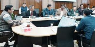 Uttarakhand:-मुख्य सचिव आनन्द बर्द्धन की अध्यक्षता में हुई वन विभाग की ”गैर प्रकाष्ठ वन उपज का विकास तथा हर्बल एवं एरोमा टूरिज्म परियोजना“ के अन्तर्गत राज्य स्तरीय अनुश्रवण समिति की बैठक