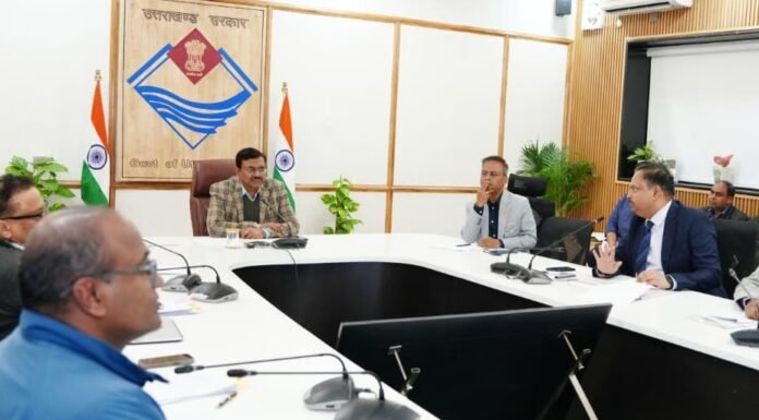 Dehradun:-मुख्य सचिव आनन्द बर्द्धन की अध्यक्षता में हुई भूमि के इष्टतम उपयोग के लिए गठित अनुशंसा समिति की बैठक