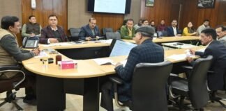 Dehradun:-मुख्य सचिव आनन्द बर्द्धन ने की सेवा का अधिकार के अंतर्गत सेवाओं की समीक्षा