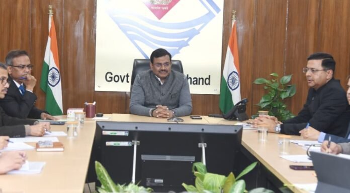 Dehradun:-मुख्य सचिव आनन्द बर्द्धन ने की अंतर्गत राष्ट्रीय राजमार्ग के नयी एवं गतिमान परियोजनाओं की समीक्षा,राष्ट्रीय राजमार्ग परियोजनाओं पर हुई चर्चा