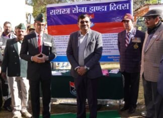 Champawat:-मुख्य सचिव आनन्द बर्द्धन ने सशस्त्र सेना झंडा दिवस पर सैनिकों को नमन,खिलाड़ियों को किया सम्मानित