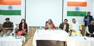 Kotdwar:-विधानसभा अध्यक्ष ऋतु खण्डूडी ने विधानसभा क्षेत्र से संबंधित विभिन्न सार्वजनिक समस्याओं के निवारण हेतु जिला स्तरीय अधिकारियों के साथ की महत्वपूर्ण बैठक