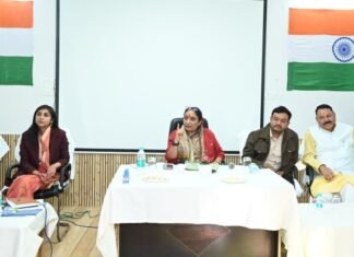 Kotdwar:-विधानसभा अध्यक्ष ऋतु खण्डूडी ने विधानसभा क्षेत्र से संबंधित विभिन्न सार्वजनिक समस्याओं के निवारण हेतु जिला स्तरीय अधिकारियों के साथ की महत्वपूर्ण बैठक