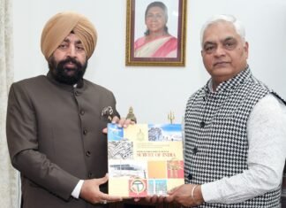 Dehradun:-सर्वे ऑफ इंडिया के महासर्वेक्षक हितेश कुमार एस.मकवाना ने राज्यपाल गुरमीत सिंह से की शिष्टाचार भेंट