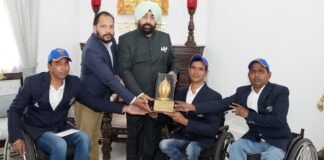 Dehradun:-उत्तराखण्ड यूनाइटेड दिव्यांग क्रिकेट एसोसिएशन के सदस्यों ने राज्यपाल गुरमीत सिंह से की शिष्टाचार भेंट