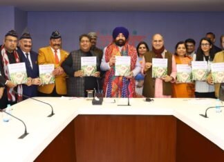 New Delhi:-राज्यपाल गुरमीत सिंह ने ‘न्यू पार्लियामेंट:वॉयस ऑफ भारत’ पुस्तक का किया विमोचन