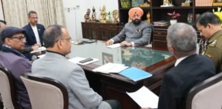 Dehradun:-राज्यपाल गुरमीत सिंह ने ली गोल्फ क्लब,नैनीताल की कार्यकारिणी की बैठक