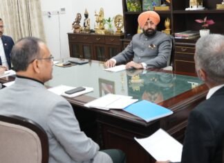 Dehradun:-राज्यपाल गुरमीत सिंह ने ली गोल्फ क्लब,नैनीताल की कार्यकारिणी की बैठक