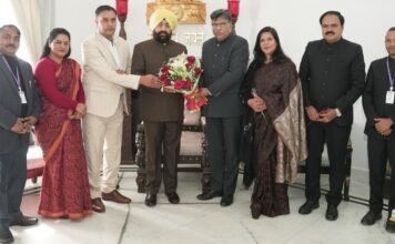 Uttarakhand:-राज्यपाल गुरमीत सिंह से उत्तराखण्ड लोक सेवा आयोग के अध्यक्ष डॉ.रवि दत्त गोदियाल एवं आयोग के अन्य सदस्यों ने की शिष्टाचार भेंट,आयोग का वार्षिक प्रतिवेदन किया प्रस्तुत