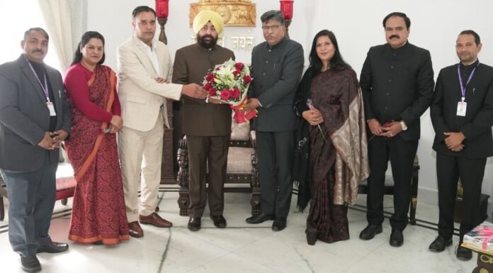 Uttarakhand:-राज्यपाल गुरमीत सिंह से उत्तराखण्ड लोक सेवा आयोग के अध्यक्ष डॉ.रवि दत्त गोदियाल एवं आयोग के अन्य सदस्यों ने की शिष्टाचार भेंट,आयोग का वार्षिक प्रतिवेदन किया प्रस्तुत