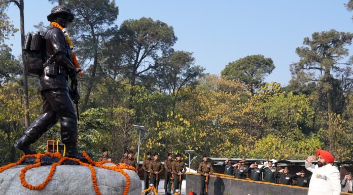 Dehradun:-राज्यपाल गुरमीत सिंह ने उत्तराखण्ड सब एरिया द्वारा सशस्त्र बल भूतपूर्व सैनिक दिवस के अवसर पर शौर्य स्थल में वीर शहीदों को अर्पित की श्रद्धांजलि