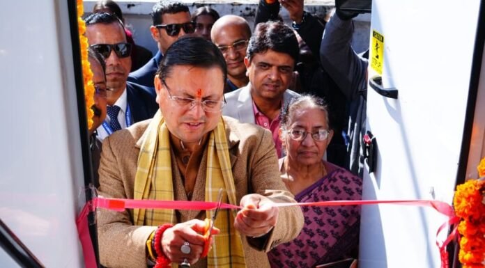 Dehradun:-मुख्यमंत्री पुष्कर धामी ने किया छात्र कौशल संवर्धन हेतु लैब ऑन व्हील्स का फ्लैग ऑफ