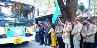 Dehradun:-उत्तराखंड परिवहन निगम के बेड़े में 100 नई बसें शामिल,सीएम धामी ने किया फ्लैग ऑफ