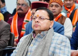 Dehradun:-मुख्यमंत्री पुष्कर धामी ने परेड ग्राउंड में सुना प्रधानमंत्री नरेंद्र मोदी के मन की बात के 130वें एपिसोड