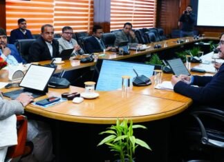 Dehradun:-मुख्यमंत्री पुष्कर सिंह धामी ने की सिंचाई परियोजनाओं के अन्तर्गत रिवर प्रोटक्शन कार्य एवं डीसिल्टिंग की प्रगति की समीक्षा