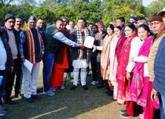 Dehradun:-टिहरी बांध विस्थापित क्षेत्र संघर्ष समिति के प्रतिनिधि मंडल ने सीएम धाम से की भेंट,भूमिधरी अधिकार दिए जाने एवं पुनर्वास से जुड़े विषयों पर रखी अपनी बात