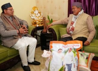 Dehradun:-मुख्यमंत्री पुष्कर सिंह धामी ने पूर्व मुख्यमंत्री हरीश रावत से की शिष्टाचार भेंट,जाना कुशलक्षेम