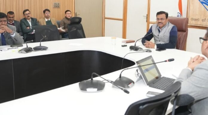 Dehradun:-मुख्य सचिव आनन्द बर्द्धन ने धीमी गति के प्रोजेक्ट्स पर जताई नाराजगी,तेजी लाने के दिए निर्देश