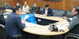 Dehradun:-केदारनाथ एवं बद्रीनाथ मास्टर प्लान के संबंध में मुख्य सचिव ने की जिलाधिकारियों के साथ बैठक