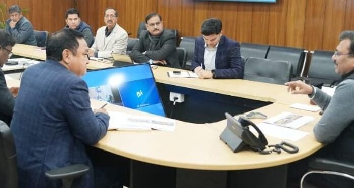 Dehradun:-केदारनाथ एवं बद्रीनाथ मास्टर प्लान के संबंध में मुख्य सचिव ने की जिलाधिकारियों के साथ बैठक