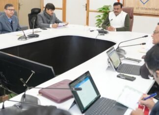 Uttarakhand:-मुख्य सचिव ने ली पूंजीगत व्यय,सीएसएस,ईएपी,नाबार्ड,एसएएससीआई,एसएनए स्पर्श एवं विभागों की व्यय योजनाओं के सम्बन्ध में बैठक