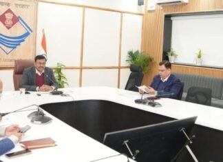 Dehradun:-मुख्य सचिव आनन्द बर्द्धन ने की प्रधानमंत्री द्वारा विभिन्न अवसरों पर शिलान्यास की गयी परियोजनाओं की प्रगति की समीक्षा