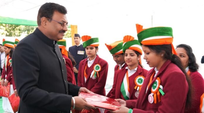 Republic Day 2026:-मुख्य सचिव आनंद बर्द्धन ने सचिवालय में ध्वज फहराकर प्रदेशवासियों और सचिवालय परिवार को दी गणतंत्र दिवस की बधाई