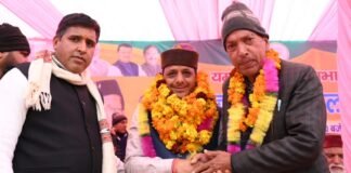 Uttarkashi:-चिन्यालीसौड़ में आयोजित जन संवाद कार्यक्रम में शामिल हुए भाजपा प्रदेश मीडिया प्रभारी मनवीर सिंह चौहान कहा-यमुनोत्री को जिला और श्रेष्ठ विधानसभा बनाना हमारा पहला लक्ष्य और संकल्प