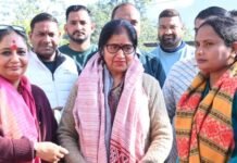 Kotdwar:-विधानसभा अध्यक्ष ऋतु खण्डूडी ने विकासखंड दुगड्डा के राजकीय एवं प्राथमिक विद्यालयों में कार्यरत भोजन माताओं का किया सम्मान