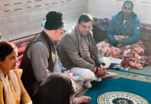Rudraprayag:-मुख्यमंत्री पुष्कर सिंह धामी ने गुप्तकाशी में वरिष्ठ तीर्थ पुरोहित स्व.श्रीनिवास पोस्ती एवं वरिष्ठ भाजपा कार्यकर्ता स्व.अटल वाजपेयी को दी श्रद्धांजलि
