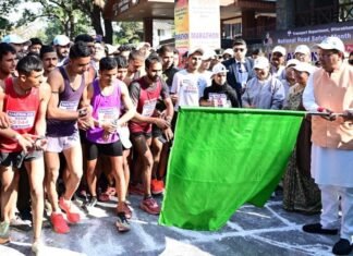 Dehradun:-सड़क सुरक्षा जागरूकता एवं पर्यावरण संरक्षण के उद्देश्य से आयोजित 5 किलोमीटर दौड़ का सीएम धामी ने किया फ्लैग ऑफ