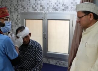Chamoli:-पीपलकोटी में स्वास्थ्य व्यवस्थाओं का जायजा लेने पहुँचे मुख्यमंत्री पुष्कर सिंह धामी